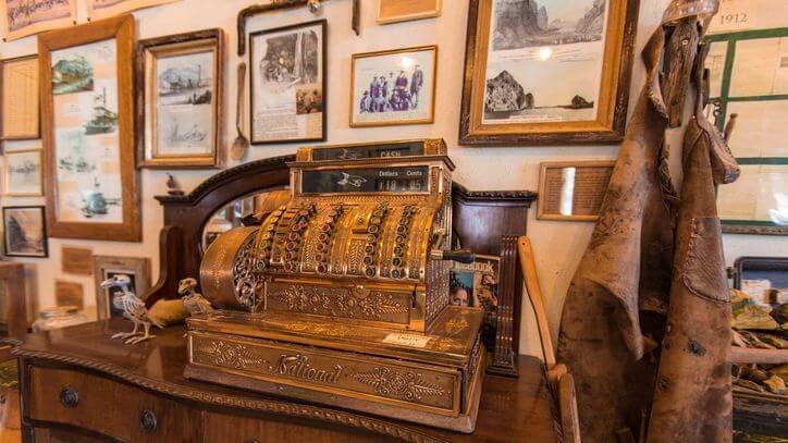 Estate antiques buyers & liquidators Pelican Bay. Updated 2026